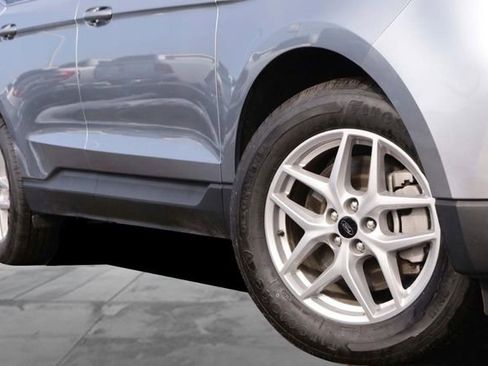 Certified 2024 Ford Edge SEL image 3