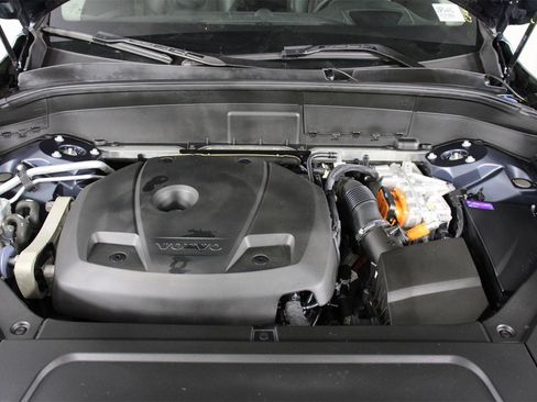 Certified 2023 Volvo XC90 T8 Ultimate w/ Protection Package Premier image 24