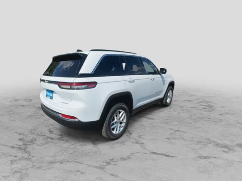 New 2025 Jeep Grand Cherokee Laredo X image 8