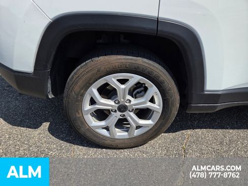 Used 2025 Jeep Compass Latitude AWD/4WD image 22