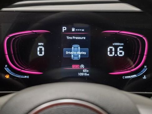 Used 2025 Kia Sportage EX w/ Premium Package FWD image 14