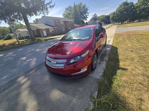 Used 2013 Chevrolet Volt w/ Enhanced Safety Package 1 image 3