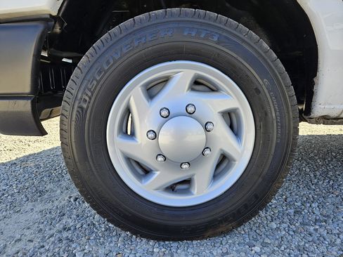 Used 2013 Ford E-150 and Econoline 150 image 42