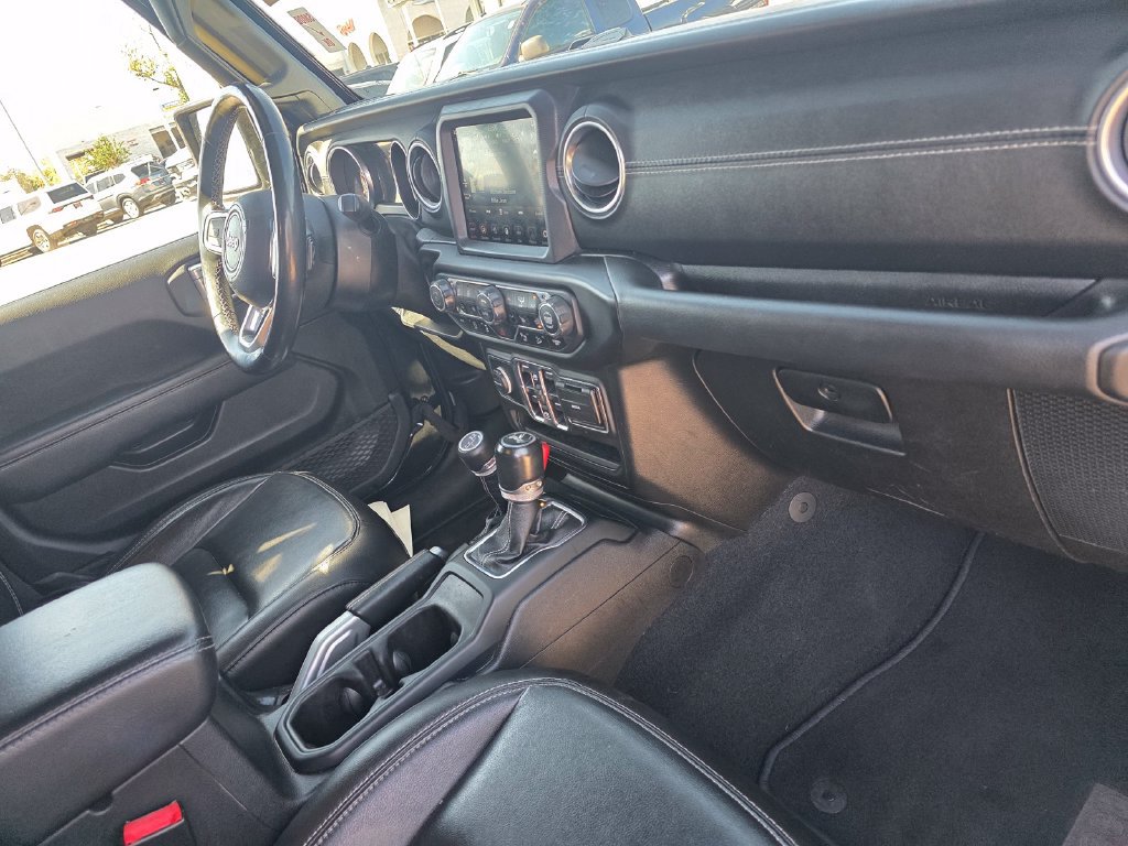 Used 2020 Jeep Wrangler Unlimited Sahara AWD/4WD image 23