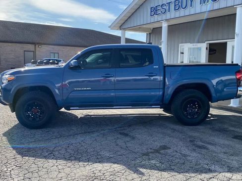 Used 2019 Toyota Tacoma SR5 RWD image 2