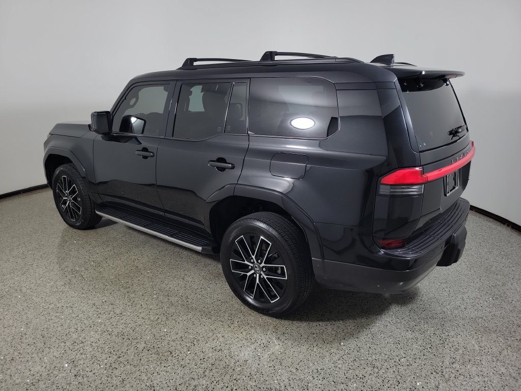 Used 2024 Lexus GX 550 w/ Accessory Package (Z1) AWD/4WD image 3