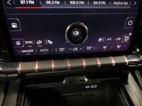 Used 2025 GMC Yukon XL AT4 Ultimate image 27