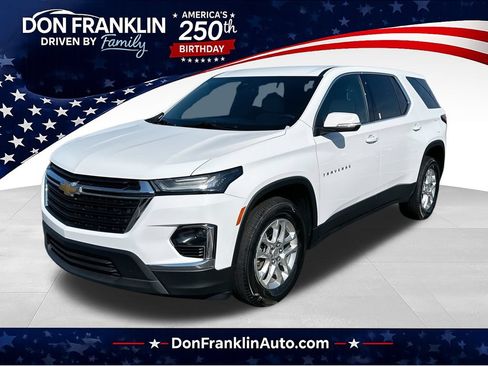 Used 2023 Chevrolet Traverse LS w/ Safety Package FWD image 1