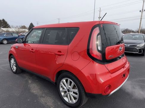 Used 2018 Kia Soul + image 5