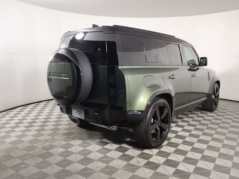 New 2026 Land Rover Defender 110 X-Dynamic SE image 5
