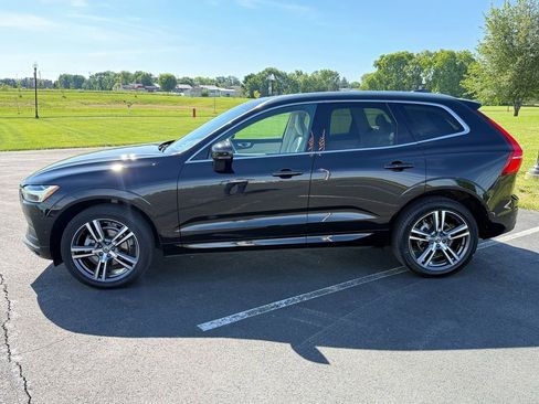 Used 2018 Volvo XC60 T5 Momentum w/ Vision Package AWD/4WD image 8