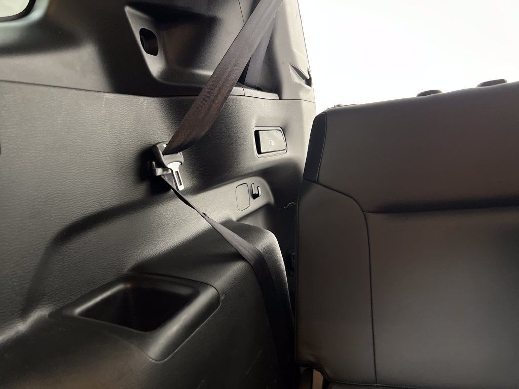 Used 2022 Mitsubishi Outlander SE FWD image 36