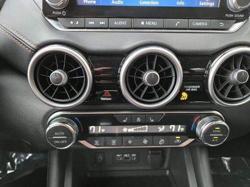 Used 2024 Nissan Sentra SR w/ SR Premium Package image 34