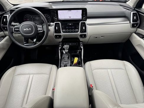 Certified 2022 Kia Sorento SX image 16
