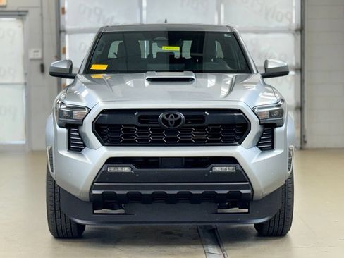 Used 2024 Toyota Tacoma TRD Sport w/ TRD Sport Upgrade Package AWD/4WD image 2