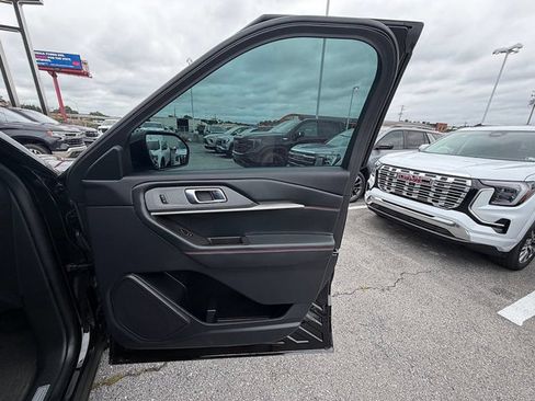 Used 2025 Ford Explorer ST-Line w/ Premium Package AWD/4WD image 28