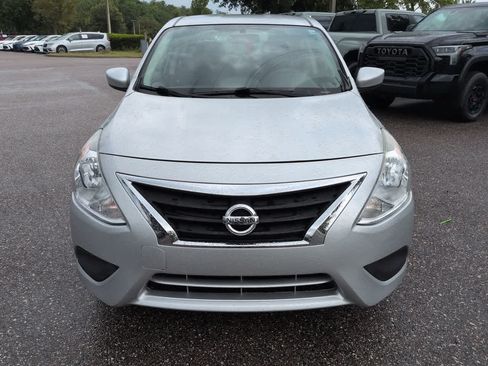 Used 2016 Nissan Versa SV FWD image 9