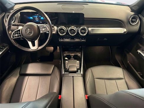 Used 2022 Mercedes-Benz GLB 250 4MATIC image 13