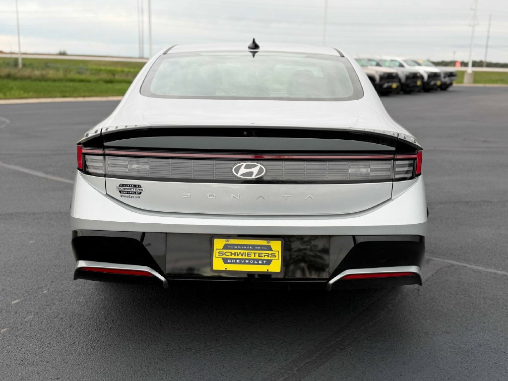Used 2025 Hyundai Sonata SEL FWD image 8