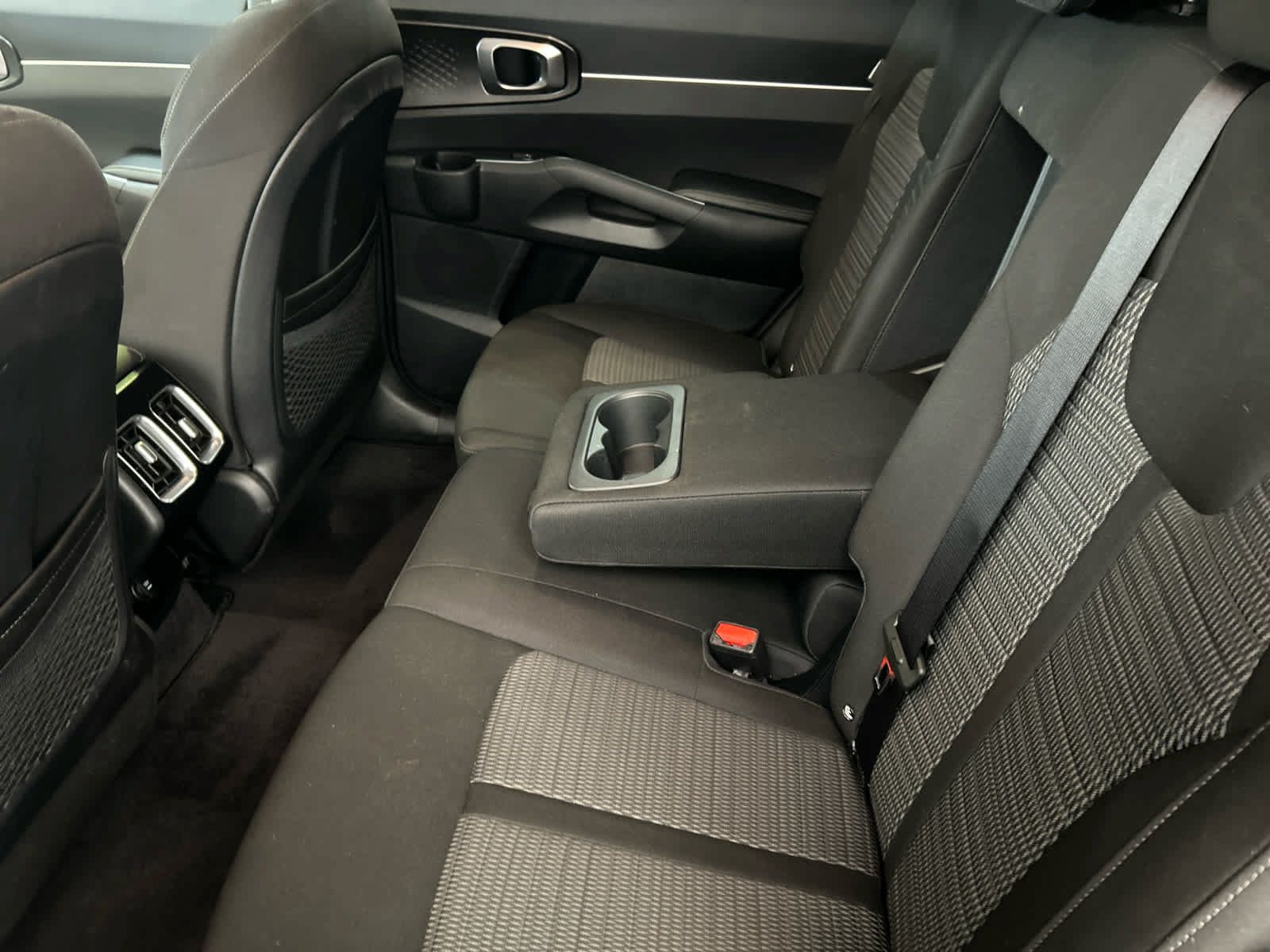Used 2025 Kia Sorento LX FWD image 5