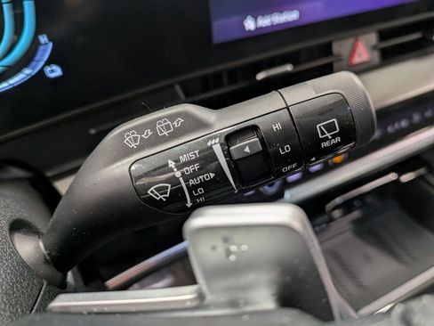 Used 2025 Kia Sportage EX w/ EX Premium Package image 18