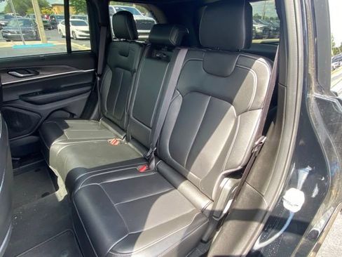 Used 2025 Jeep Grand Cherokee Limited w/ Luxury Tech Group II RWD image 26
