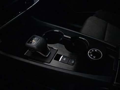 Used 2024 Nissan Rogue SV image 29