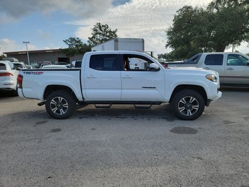Used 2019 Toyota Tacoma TRD Sport AWD/4WD image 4