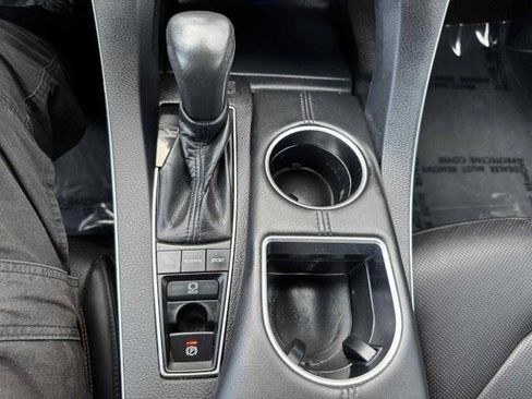 Used 2019 Toyota Avalon XSE FWD image 32