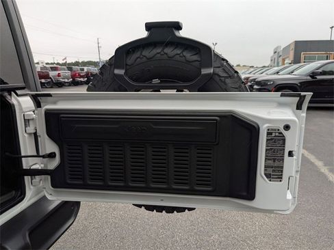 New 2025 Jeep Wrangler Unlimited Rubicon image 27