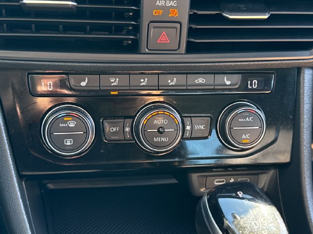 Used 2024 Volkswagen Jetta SE FWD image 30