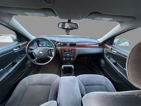 Used 2011 Chevrolet Impala LT FWD image 26