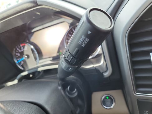 Used 2021 Ford F250 Lariat w/ Lariat Ultimate Package image 40