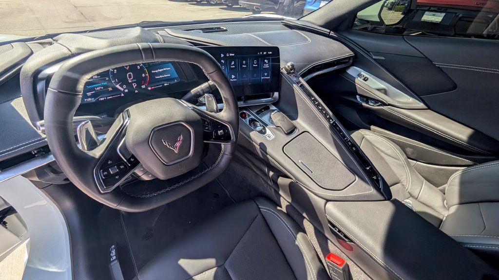Used 2024 Chevrolet Corvette Stingray Coupe w/ Z51 Performance Package RWD image 8