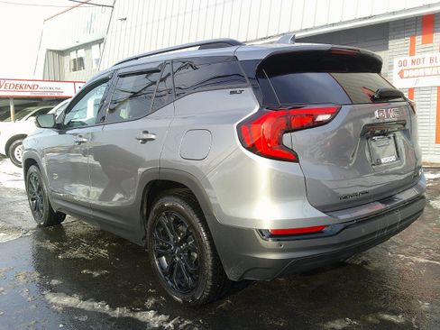 Used 2021 GMC Terrain SLT w/ Infotainment Package II image 4