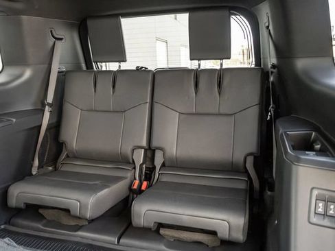 Used 2025 Lexus GX 550 w/ Accessory Package (2T) AWD/4WD image 14