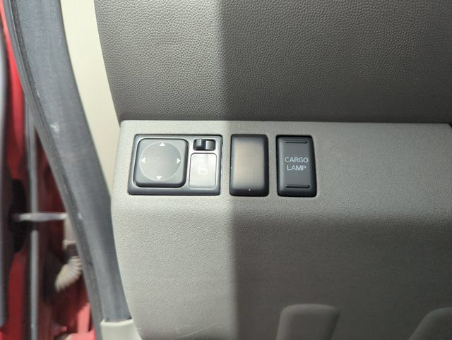 Used 2012 Nissan Frontier SL w/ Moonroof Pkg AWD/4WD image 39