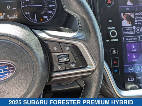 Used 2025 Subaru Forester Premium AWD/4WD image 18