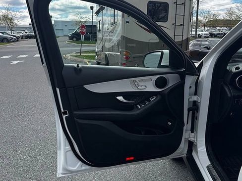 Used 2019 Mercedes-Benz GLC 300 4MATIC image 15