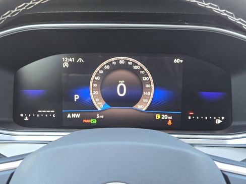 New 2026 Volkswagen Taos SE image 13