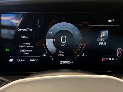 Used 2025 GMC Terrain Elevation AWD/4WD image 10