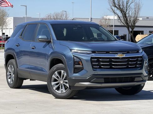 New 2026 Chevrolet Equinox LT image 2