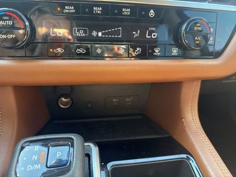 Used 2022 Nissan Pathfinder Platinum w/ Cargo Package AWD/4WD image 20