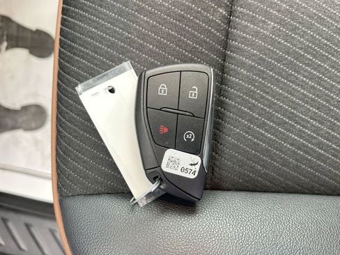 Used 2024 GMC Canyon AT4 image 34