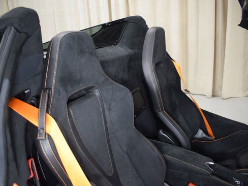 Used 2024 McLaren 750S Spider RWD image 20