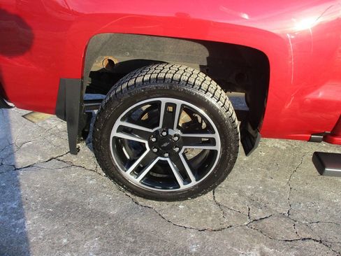 Used 2018 Chevrolet Silverado 1500 LT w/ All Star Edition image 5