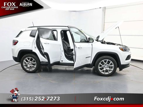 Used 2023 Jeep Compass Latitude AWD/4WD image 42