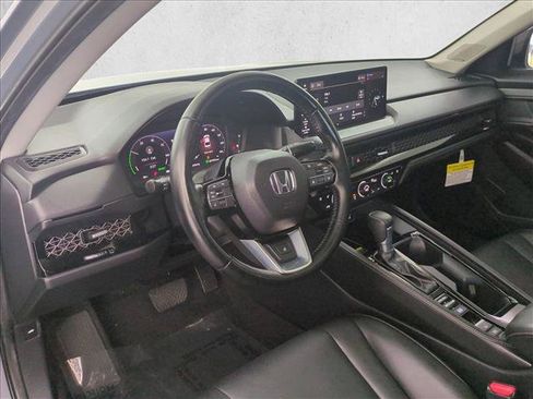 Used 2025 Honda Accord Touring image 10