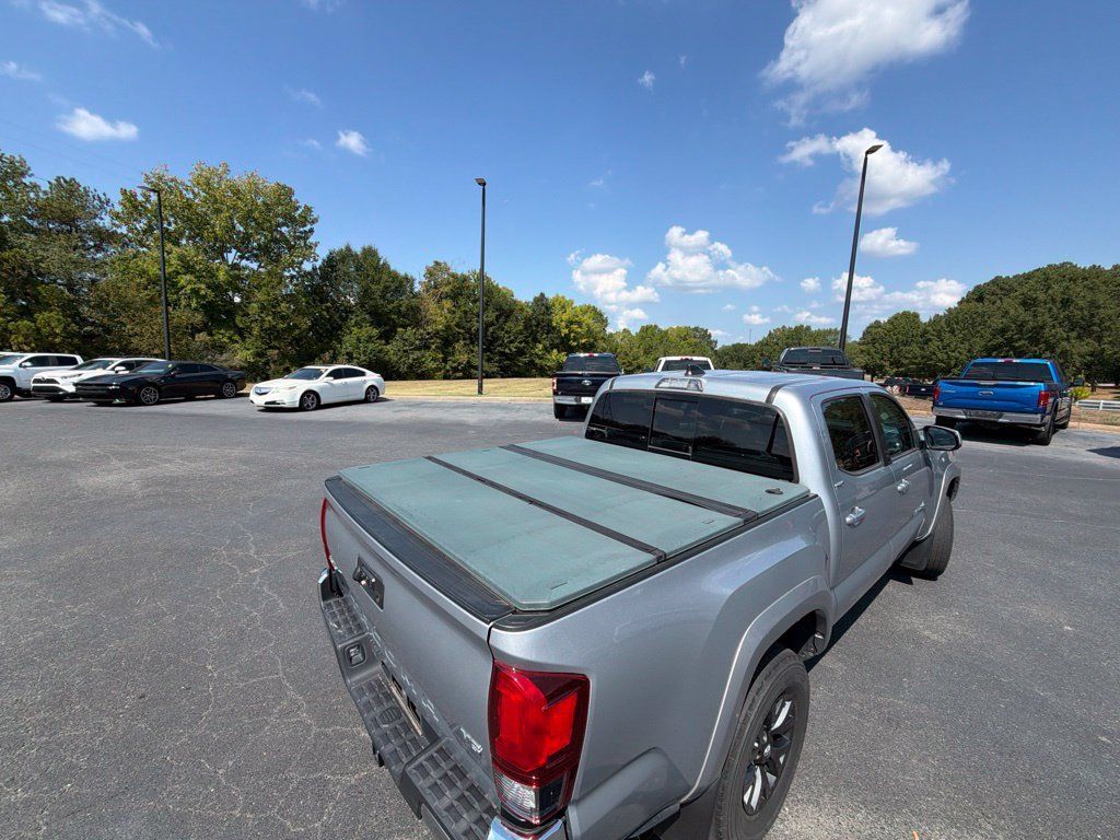 Used 2020 Toyota Tacoma SR5 AWD/4WD image 26