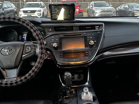 Used 2015 Toyota Avalon image 5